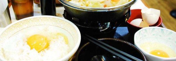 寿喜锅生鸡蛋打散吗