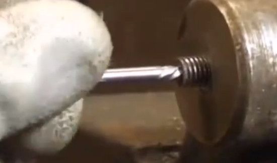 断螺丝怎么取出