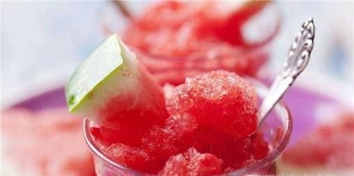 如何挑选西瓜及食用禁忌