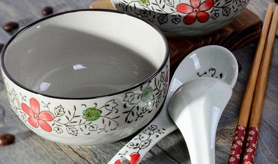 新碗的标签胶怎么去除