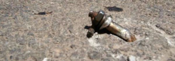 螺丝脱扣了怎么拧下来