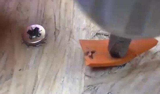 螺丝脱扣了怎么拧下来