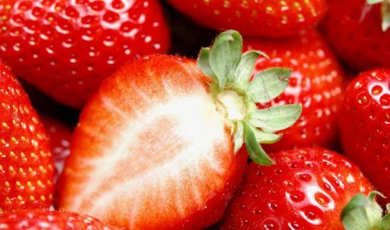 草莓变白了发软能吃吗