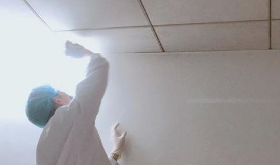 天花板上的苍蝇屎怎么去除