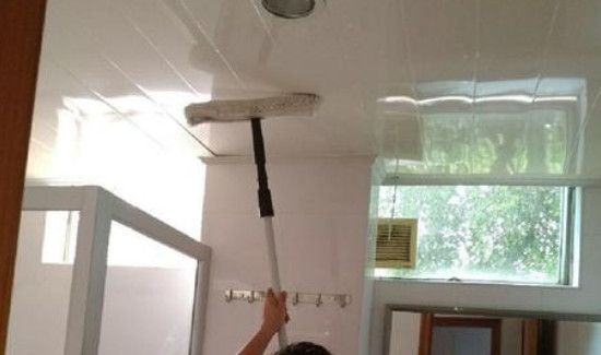天花板上的苍蝇屎怎么去除