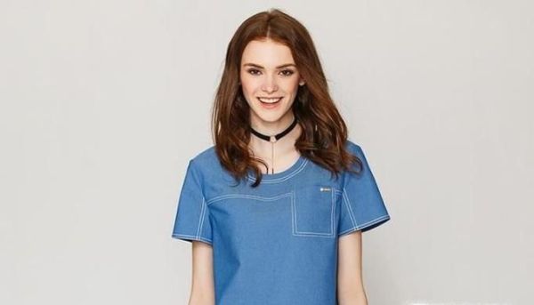 浅蓝色衣服适合皮肤黑的穿吗？服装搭配讲究