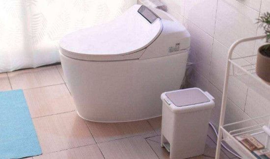 马桶不靠墙的坏处