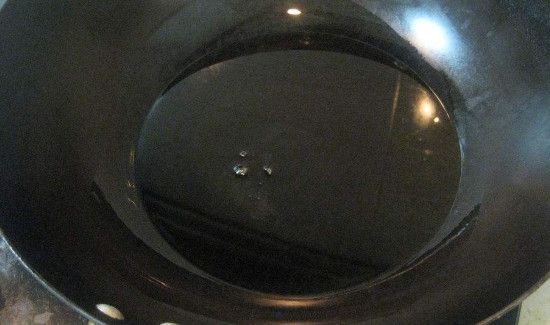 铸铁锅的正确开锅方法