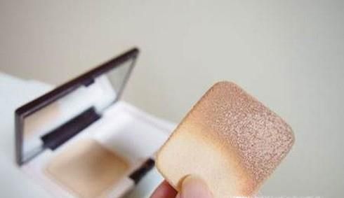 粉扑应该如何进行清洁？