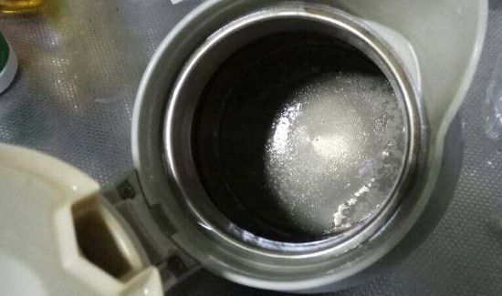 水壶里面有白色沉淀物怎么去除