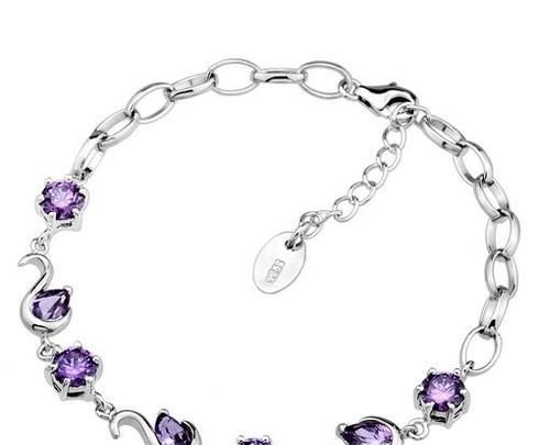 第一次和女朋友约会送什么礼物