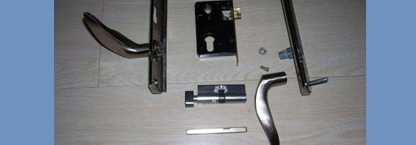 家里门换锁怎么换