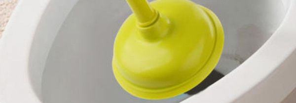 马桶堵得死死的怎么办