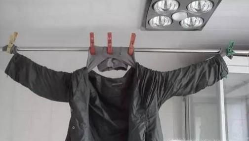 怎么去除羽绒服的褶皱？