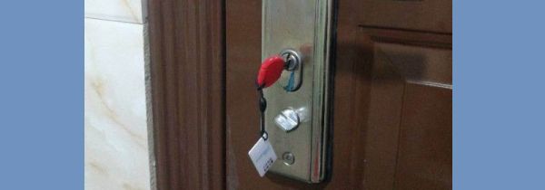 家里门反锁了别人从外面能打开吗