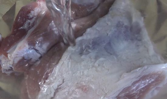 1分钟快速解冻肉的方法