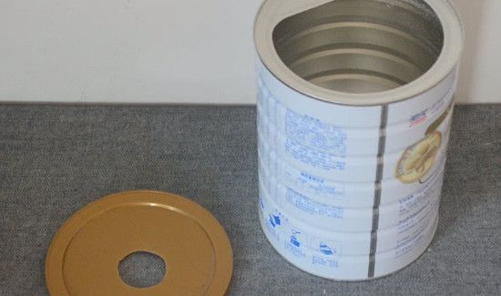 喝完的奶粉罐该不该戳破