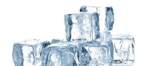 如何在没有熨斗的情况下烫衣服，又快又平整。