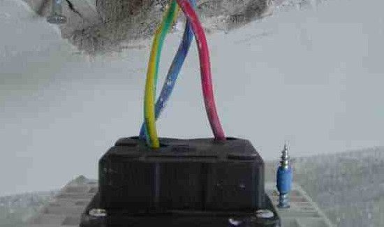 电插座滋滋响怎么回事