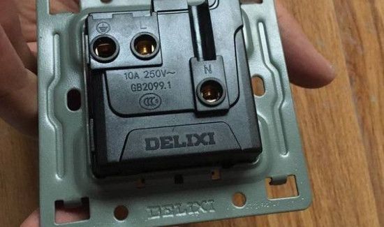 电插座的N和L代表什么意思?