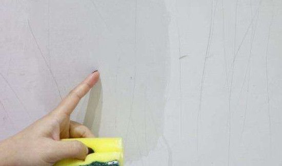 白墙上的污渍怎么去除