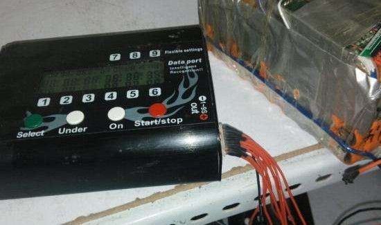 电瓶车充电器一直亮绿灯