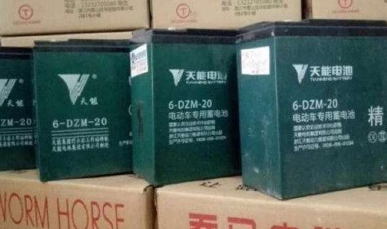 电瓶车充电器一直亮绿灯