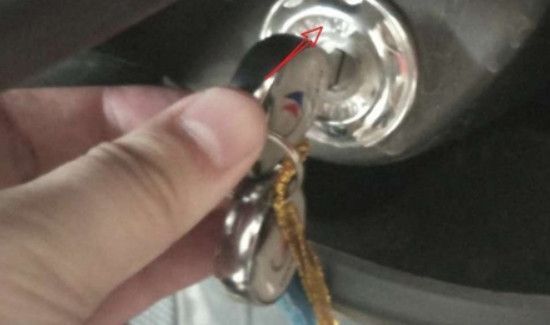 电瓶车怎么锁龙头