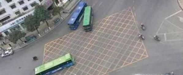 道路上有哪些交通标志最容易被忽视