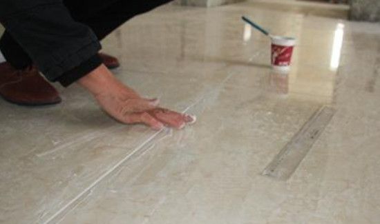 地板砖缝隙有很多蚂蚁出来怎么办