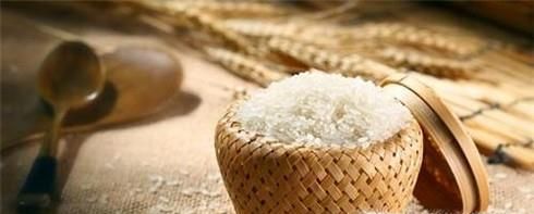 如何清洁油瓶、油桶。