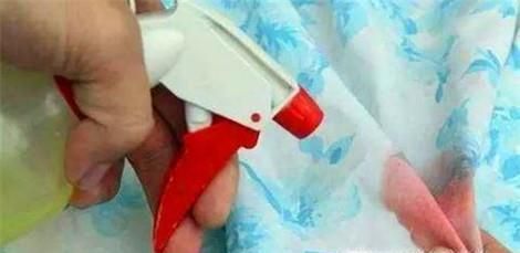 大姨妈弄到褥子上又不想洗？哈哈这里有妙招。