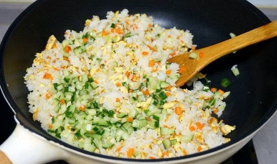 蛋炒饭太干怎么补救