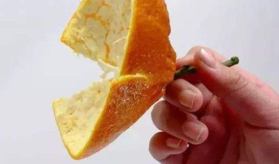 橘子皮掉色染手正常吗
