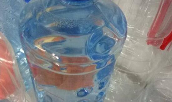 瓶子烫变形了水能喝么