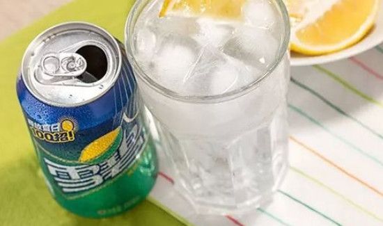 牛奶和雪碧可以一起喝吗