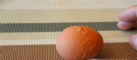 煮鸡蛋如何剥皮的方法