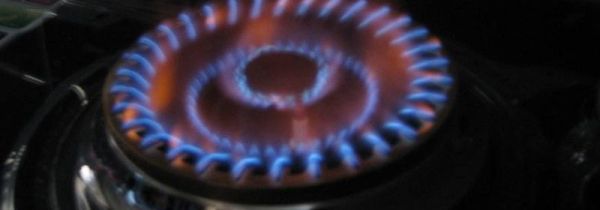 煤气灶火不旺什么原因