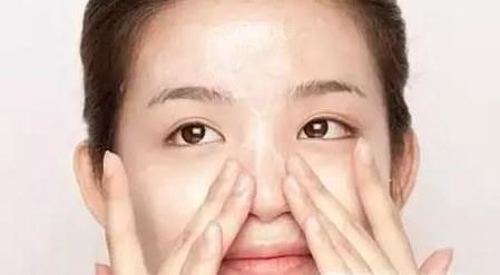 怎么正确用盐洗脸？