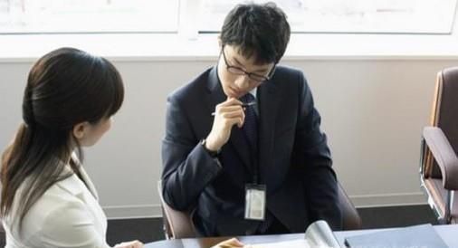 怎么和比自己优秀的人打交道？