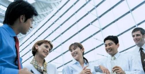 说话时总被别人打断怎么办？