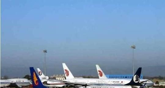 按综合计算排行前八的全球机场有哪些