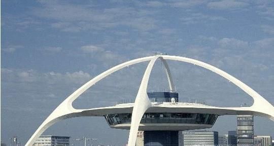 按综合计算排行前八的全球机场有哪些