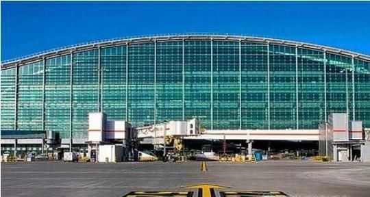 按综合计算排行前八的全球机场有哪些