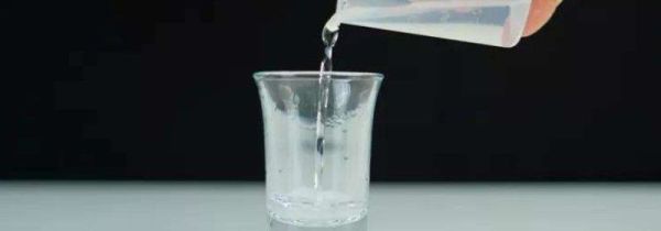 如何判断酒精真假