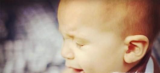 如何判断孩子食物中毒？又该如何进行家庭救治？