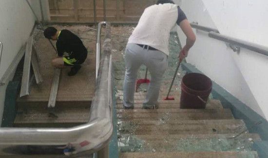 玻璃打碎了怎么处理