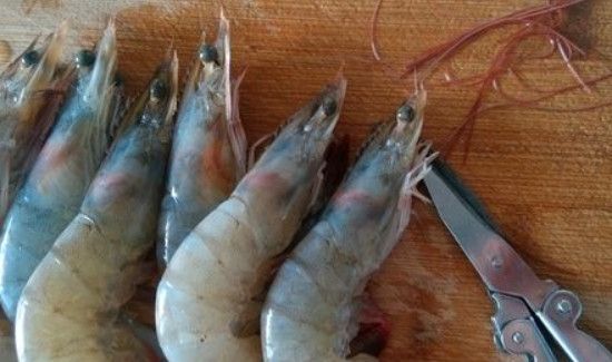 买的活虾怎么处理干净