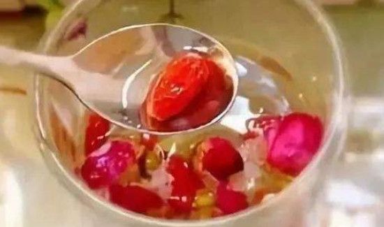 玫瑰花枸杞泡水的禁忌