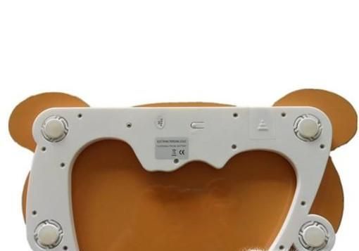 家用人体秤怎样更换纽扣电池